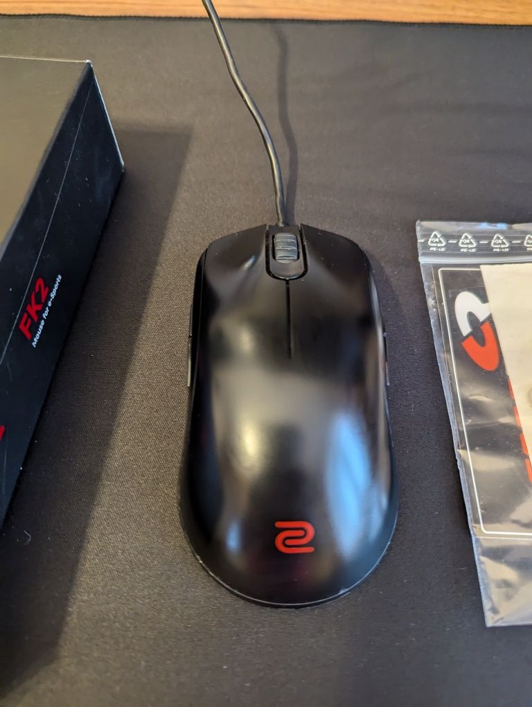 Myszka Benq Zowie FK2 SUPER STAN gratis ślizgacze i uchwyt na kabel