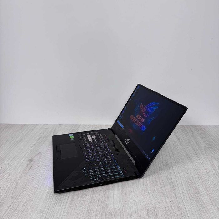 ASUS ROG Strix SCAR II 144Hz i7 8750H 16Gb SSD 120GB HDD 1TB RTX 2070
