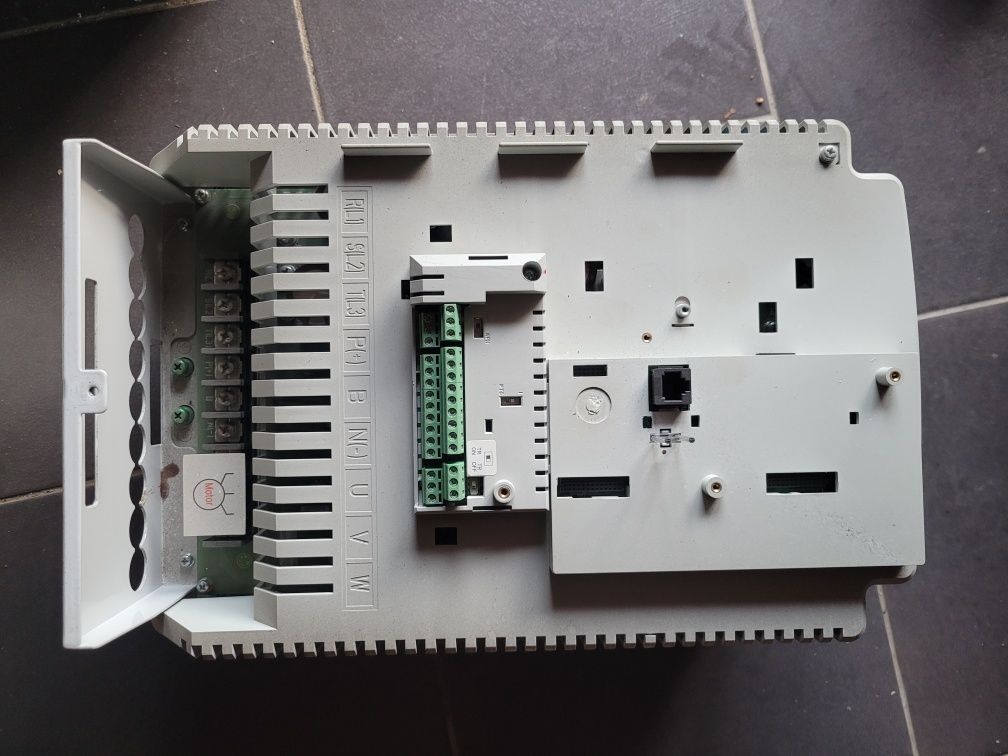 Falownik LS is7  22.9 kvA