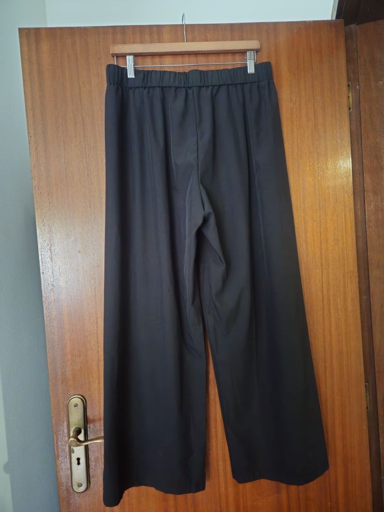 Calça de perna larga