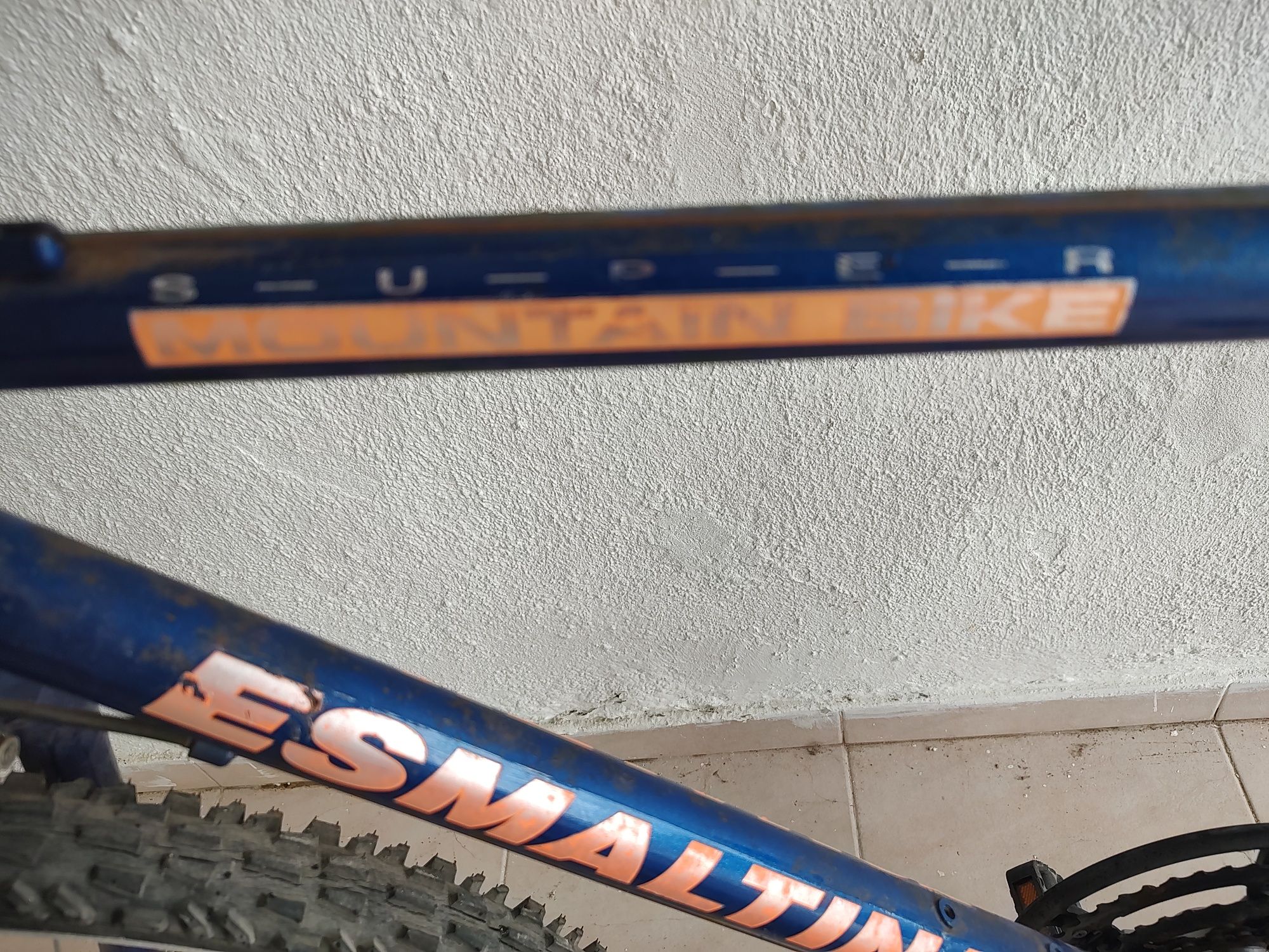 Bicicleta Esmaltina super montanha bike