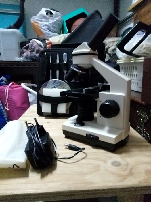 Microscópio BioLux 20x - 1280x Bresser