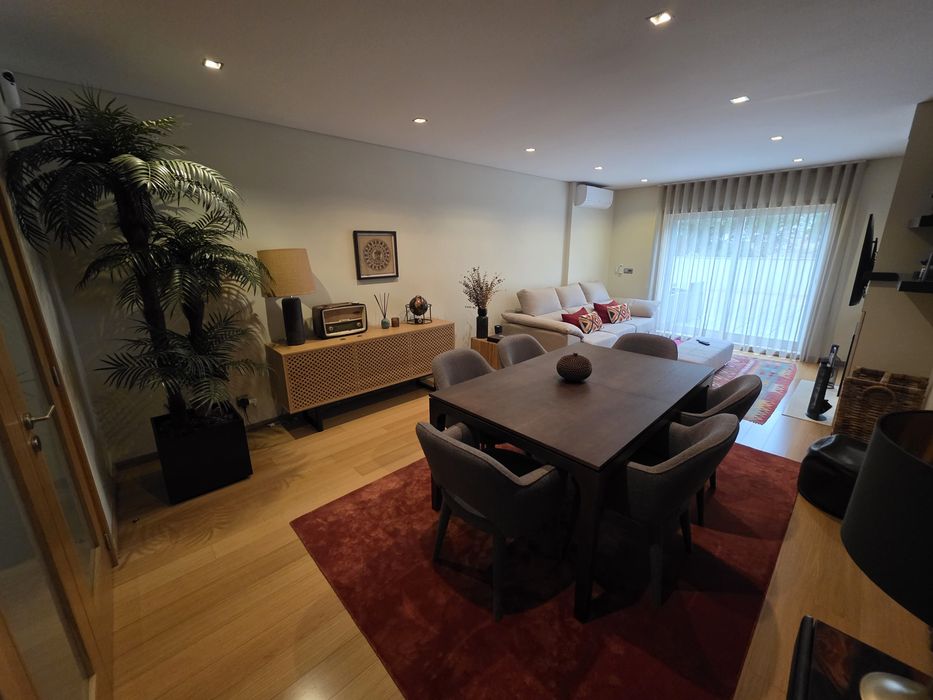 Apartamento T3 com terraço e box p 2 carros