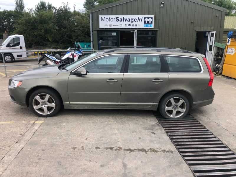 Капот Volvo V70 розборка шрот