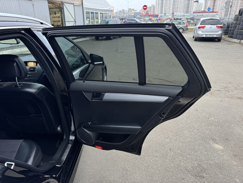 Mercedes Benz C200 1.8 automat з Швейцарії