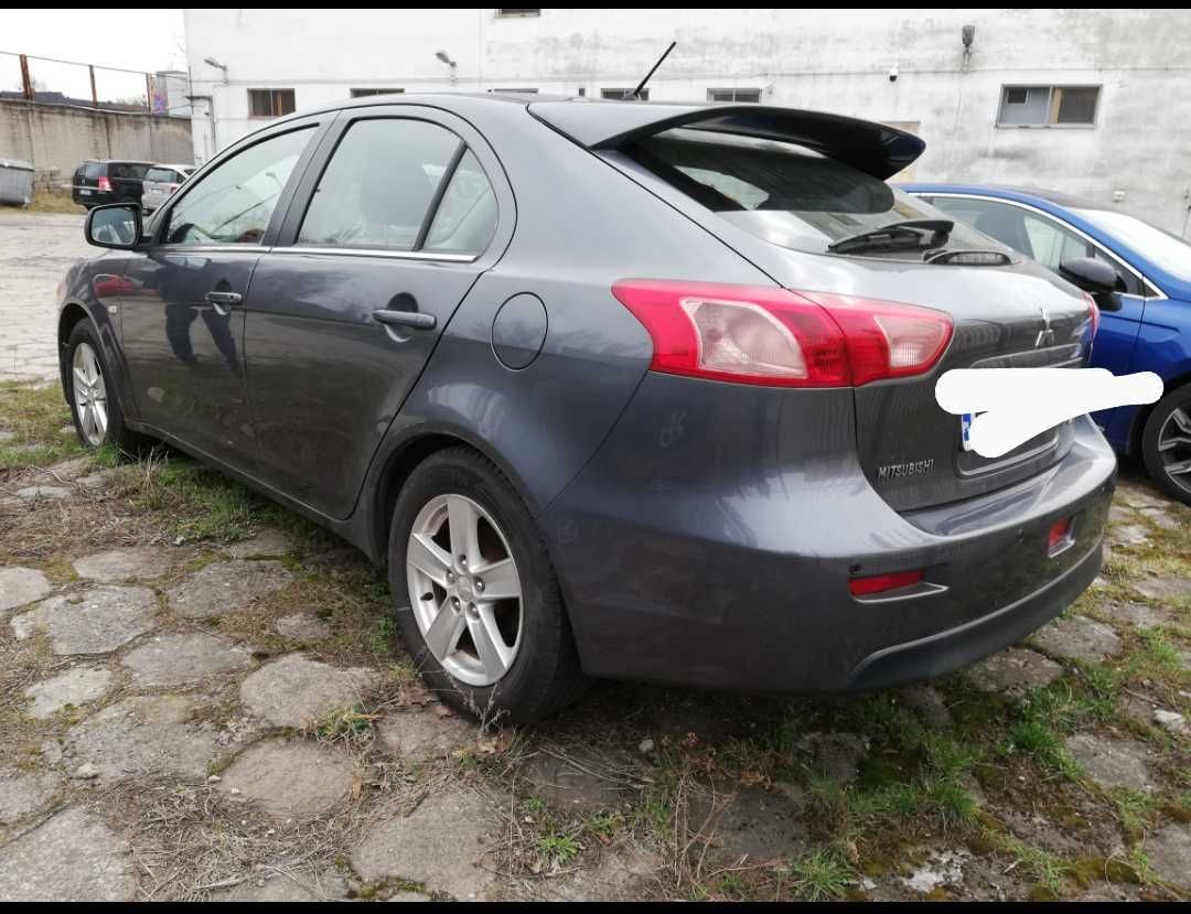 Mitsubishi Lancer Sportback Invite 1.8 benzyna (143 KM) 2010r. 5dzwi