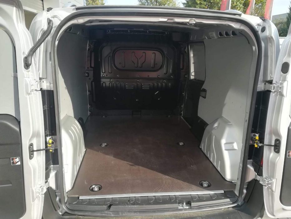 Fiat Doblo L2H1 Profesjonalna zabudowa przestrzeni ładunkowej auta