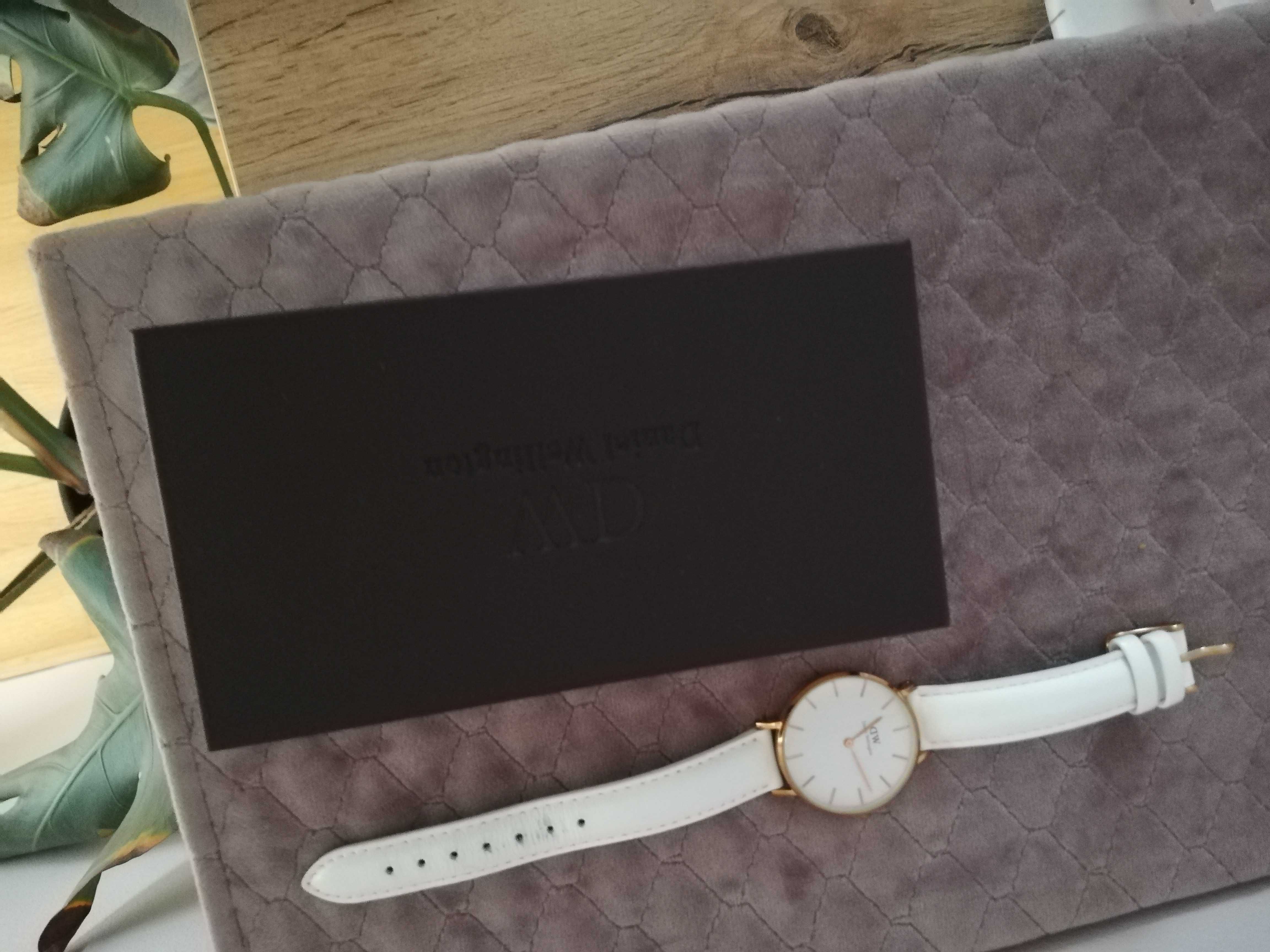 Zegarek Daniel Wellington bialy pasek