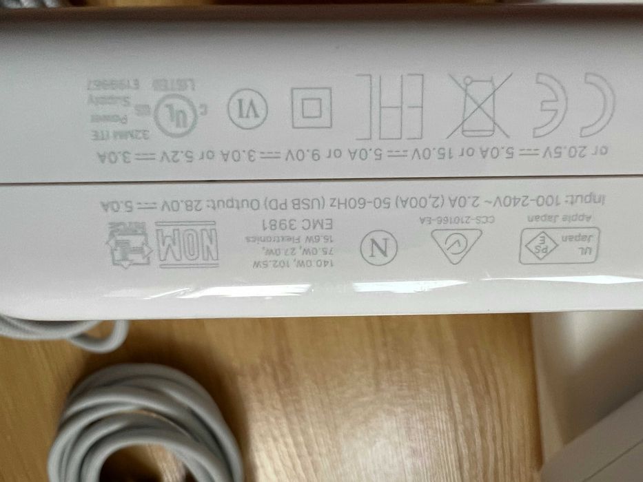 Оригінальний блок живлення Apple 140W USB-C A2452 MLYU3AM/A