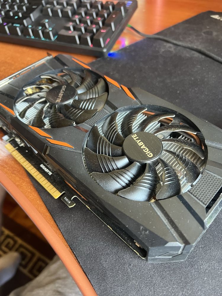 Відео карта,Gigabyte 1050 2gb