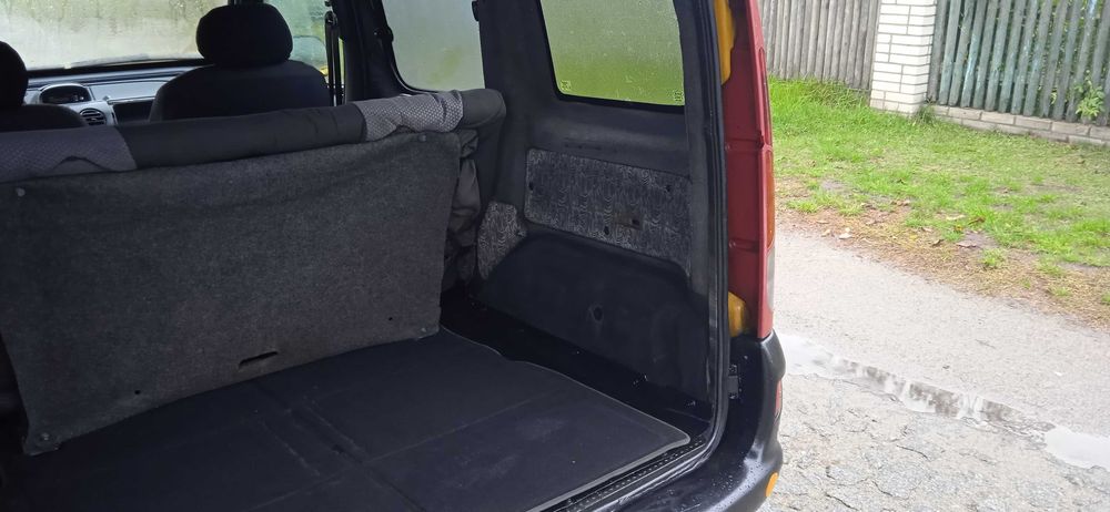 Мінівен Renault Kangoo Пасажир 2000 року. 1,9D Простий дизель