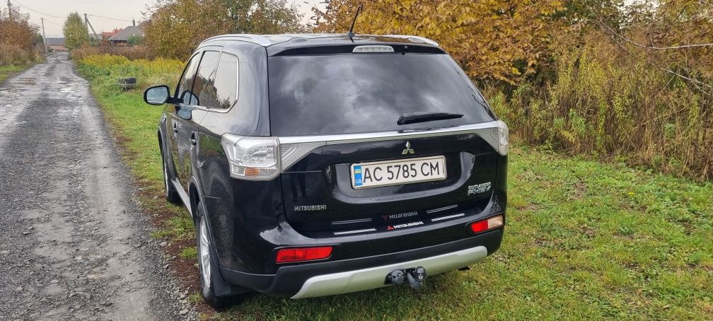 Outlander PHEV, Аутлендер