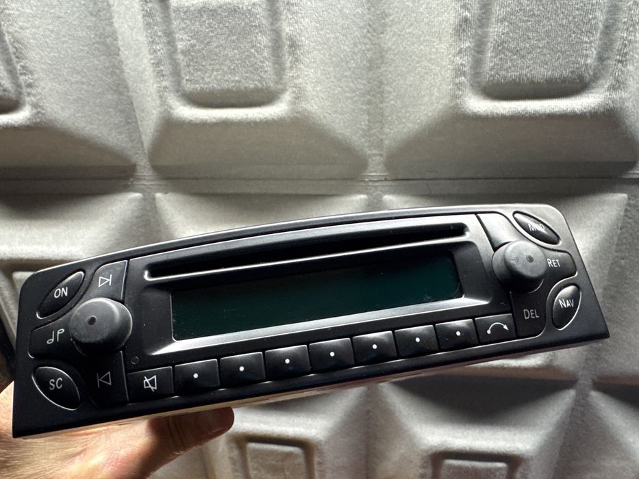 Radio do Mercedesa Becker Q01