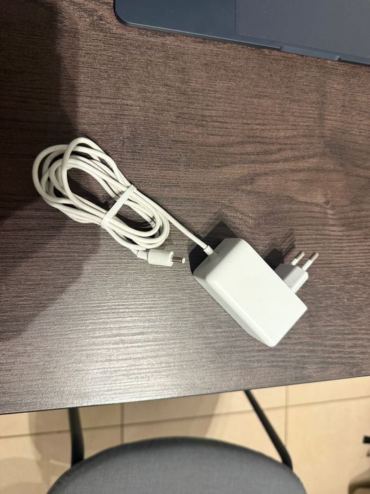 Alexa Echo Dot 4a geração (tem ligação jack na traseira)