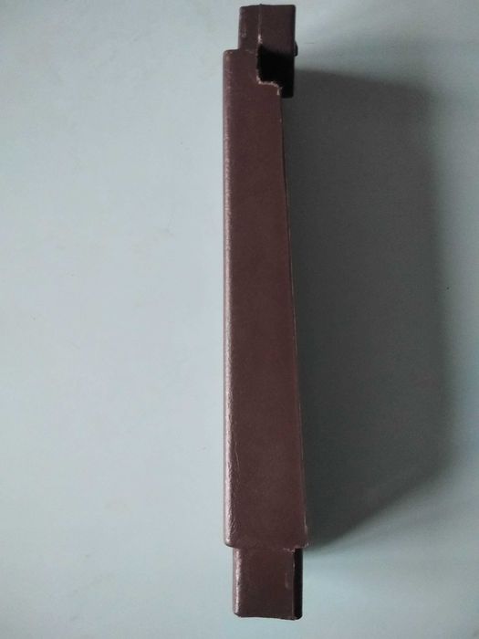 Деталь,соединительная стойка для пластиковый комод