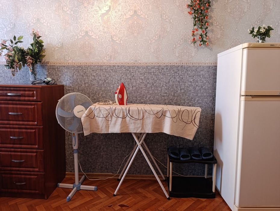 Жд .вогзал , Привоз , свет не отключают,от собственника Двухкомнатная