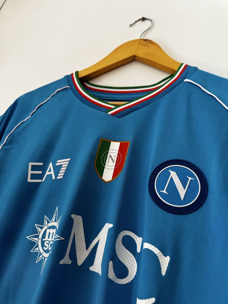 T-shirt Futebol Kvaratskhelia Napoli 23/24 com logo Champions League