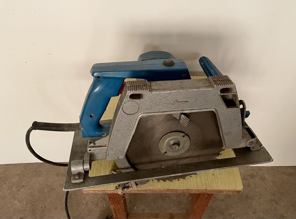 Duza pilarka tarczowa IZ