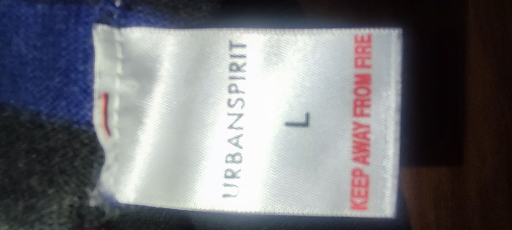 Sweterek w paski rozm L -XL wymiary na fotkach