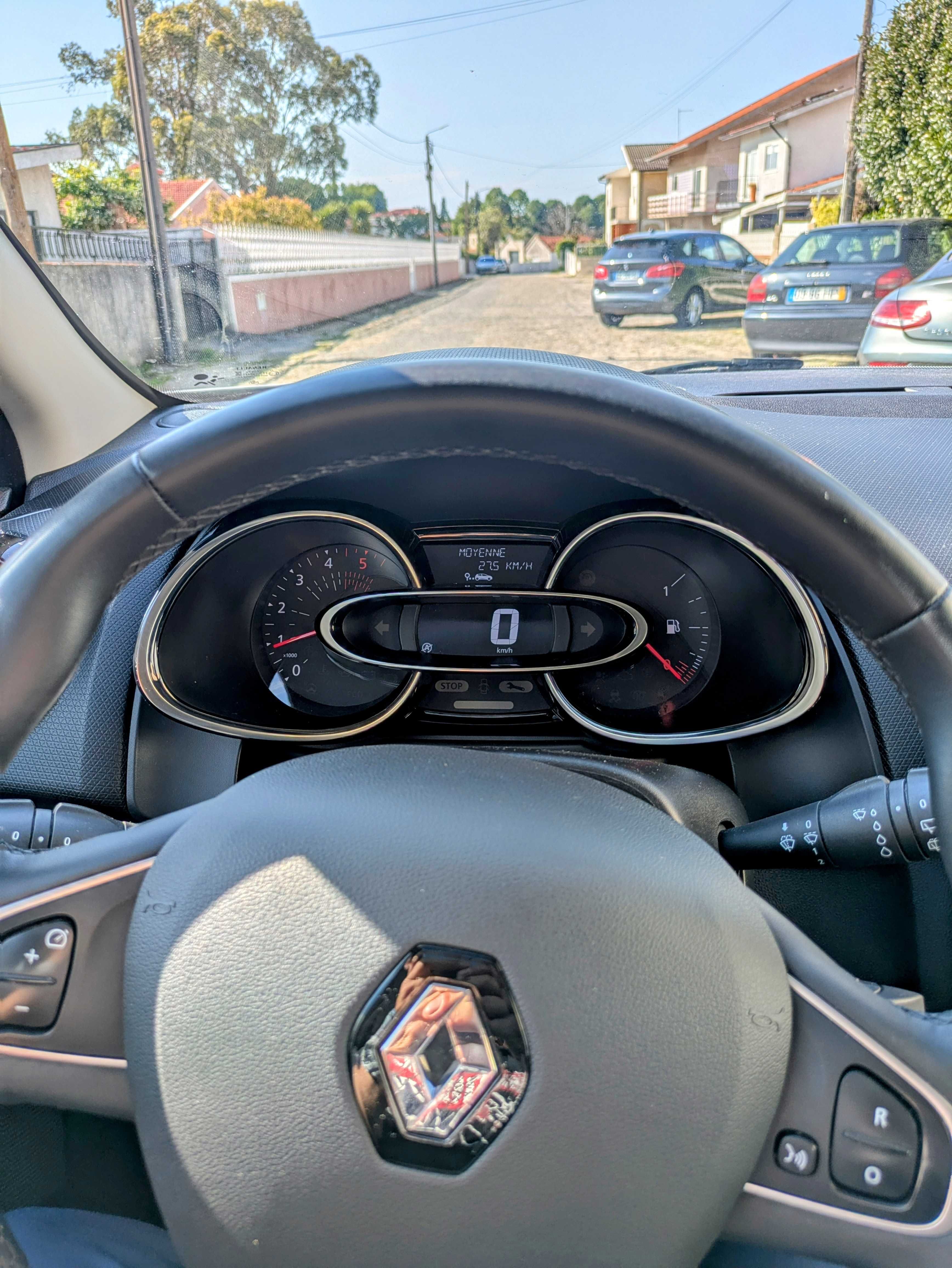 Clio 4 -90 CV SEMI-NOVO 100 KLM