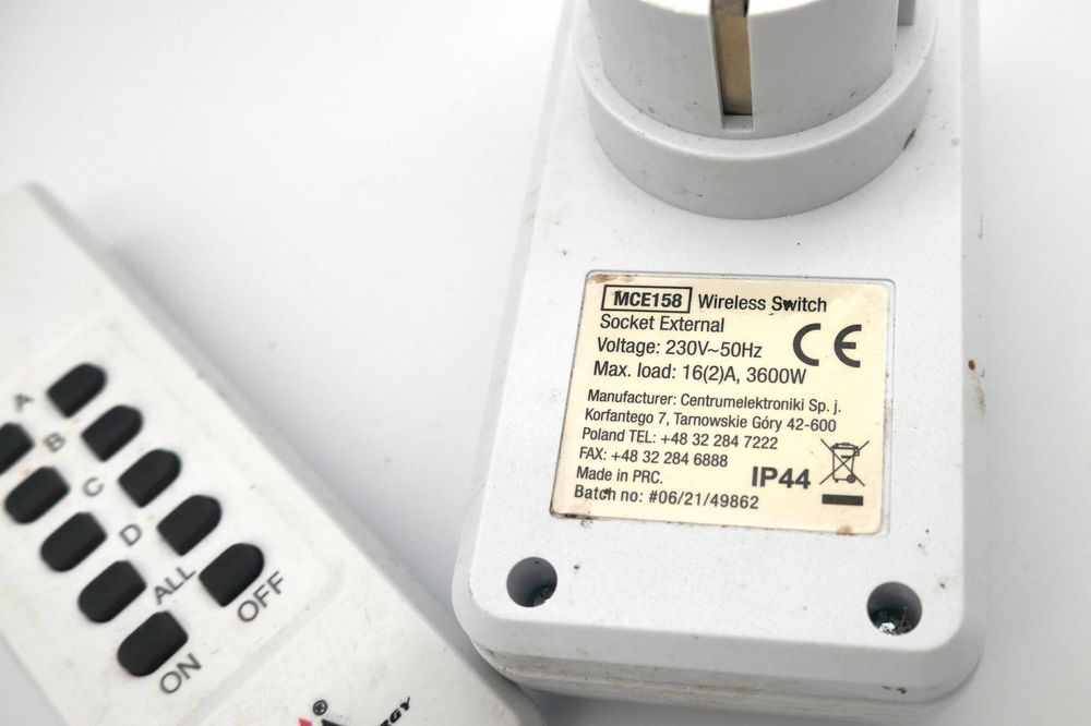 WŁĄCZNIK GNIAZDKO SIECIOWE na pilot wodoodporne IP44 Maclean MCE158