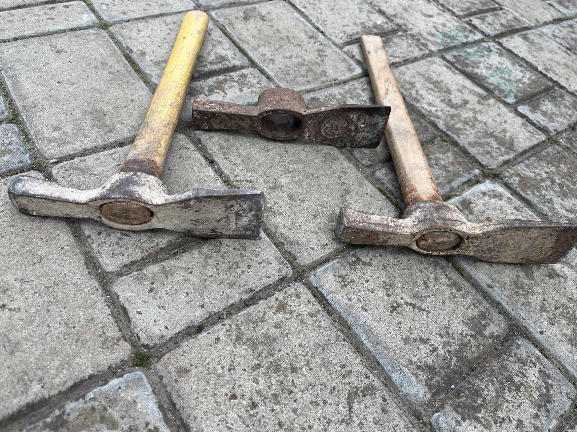 Продам кирки б/в
