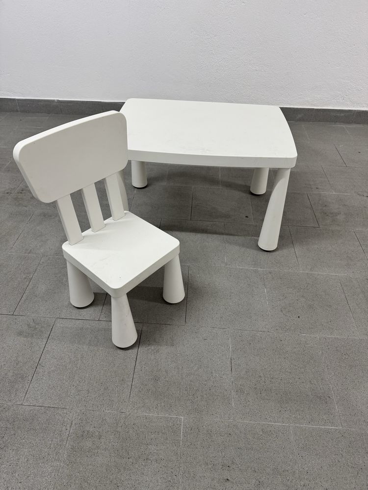 Mesa e cadeira criança