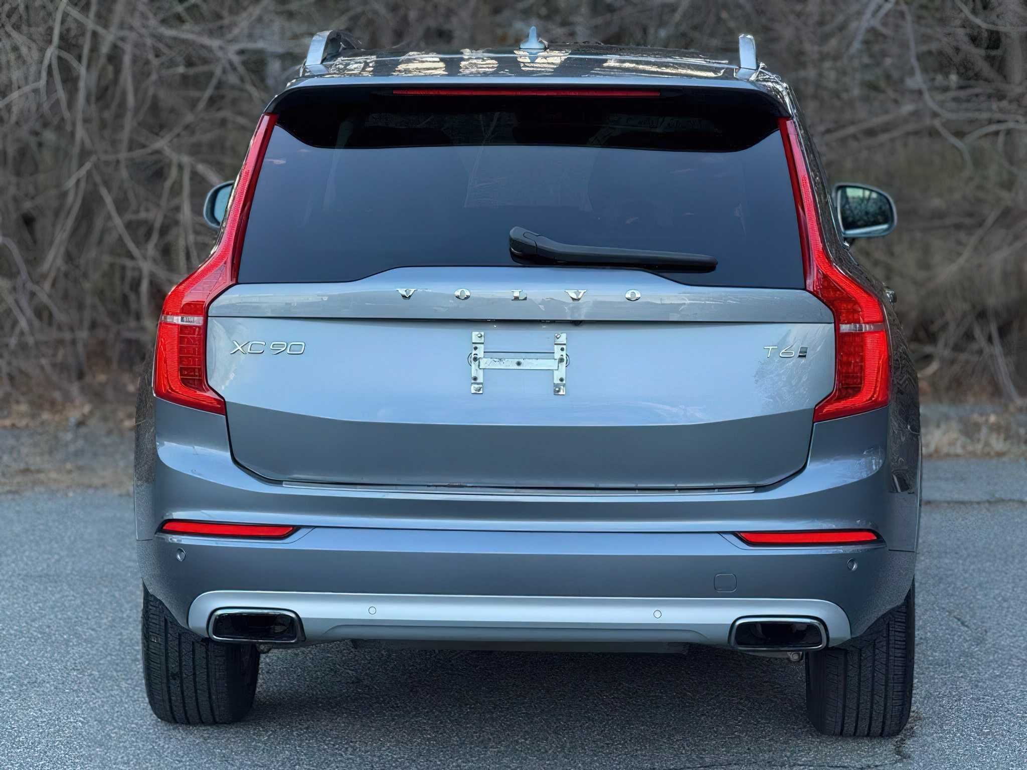 Volvo XC90    2017