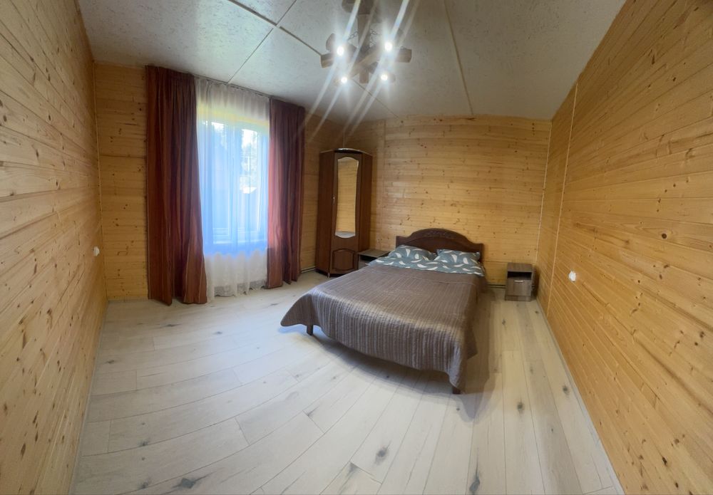 Славсько у центрі будинок! Без власників!Чан !Подова оренда житла!