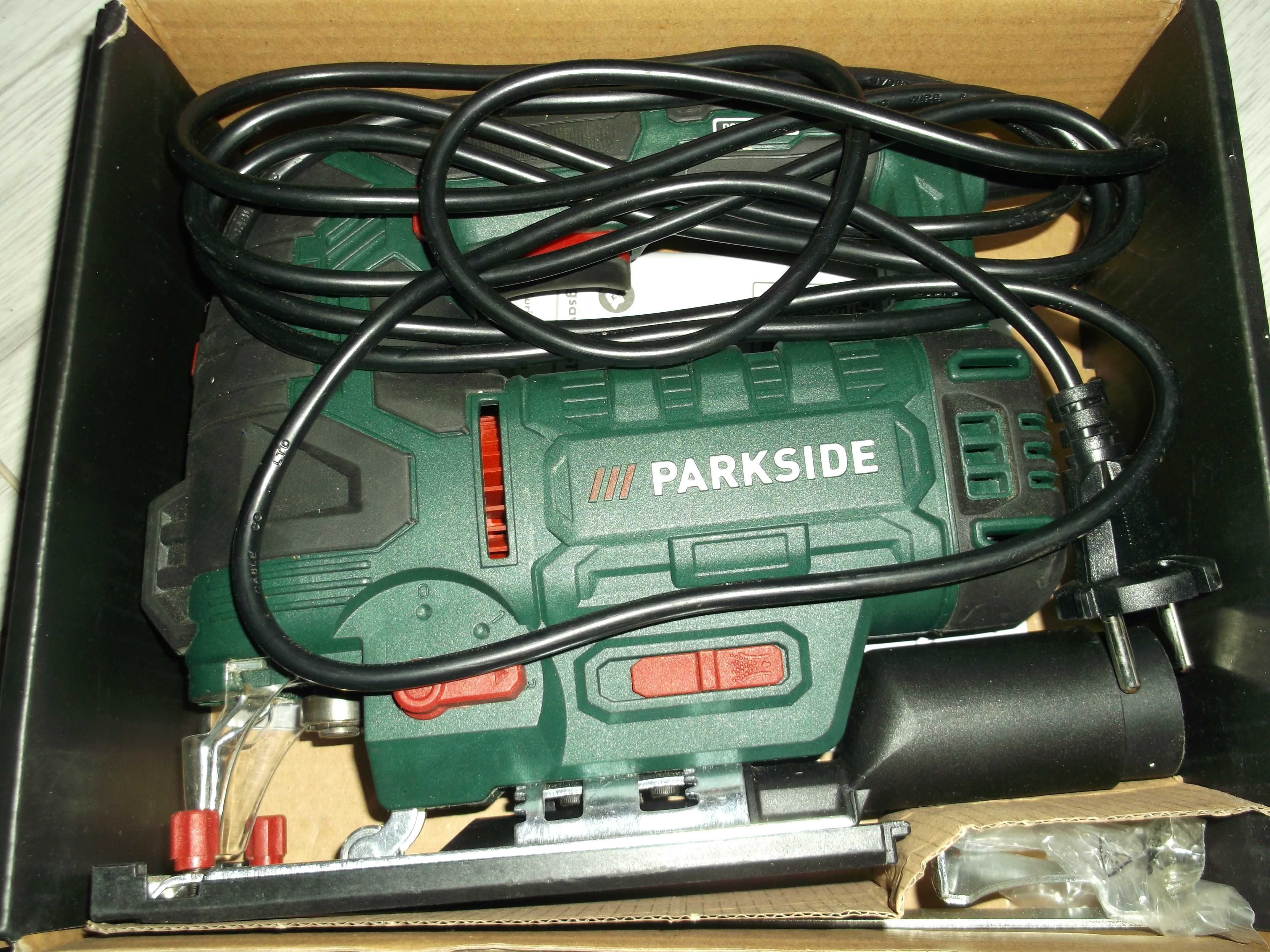 PARKSIDE Wyrzynarka, 800 W Laser, Podświetlenie, Brzeszczoty, Walizka