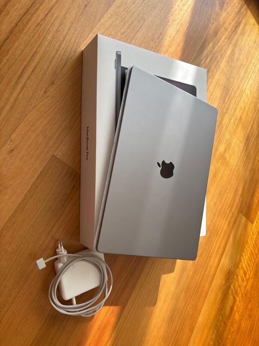 Apple MacBook Pro 2021 | 16" M1 Pro | 16 GB | 512GB SSD