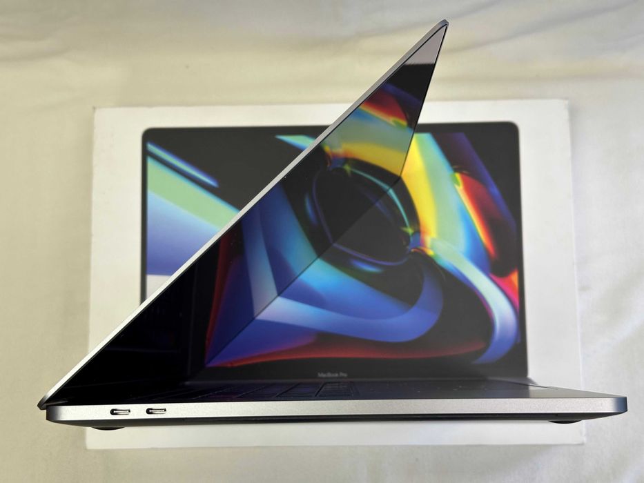 MacBook Pro 16 - 2019 i9-2.4/32GB/1000Gb SSD, GPU 5500M - 8гб -ІДЕАЛ