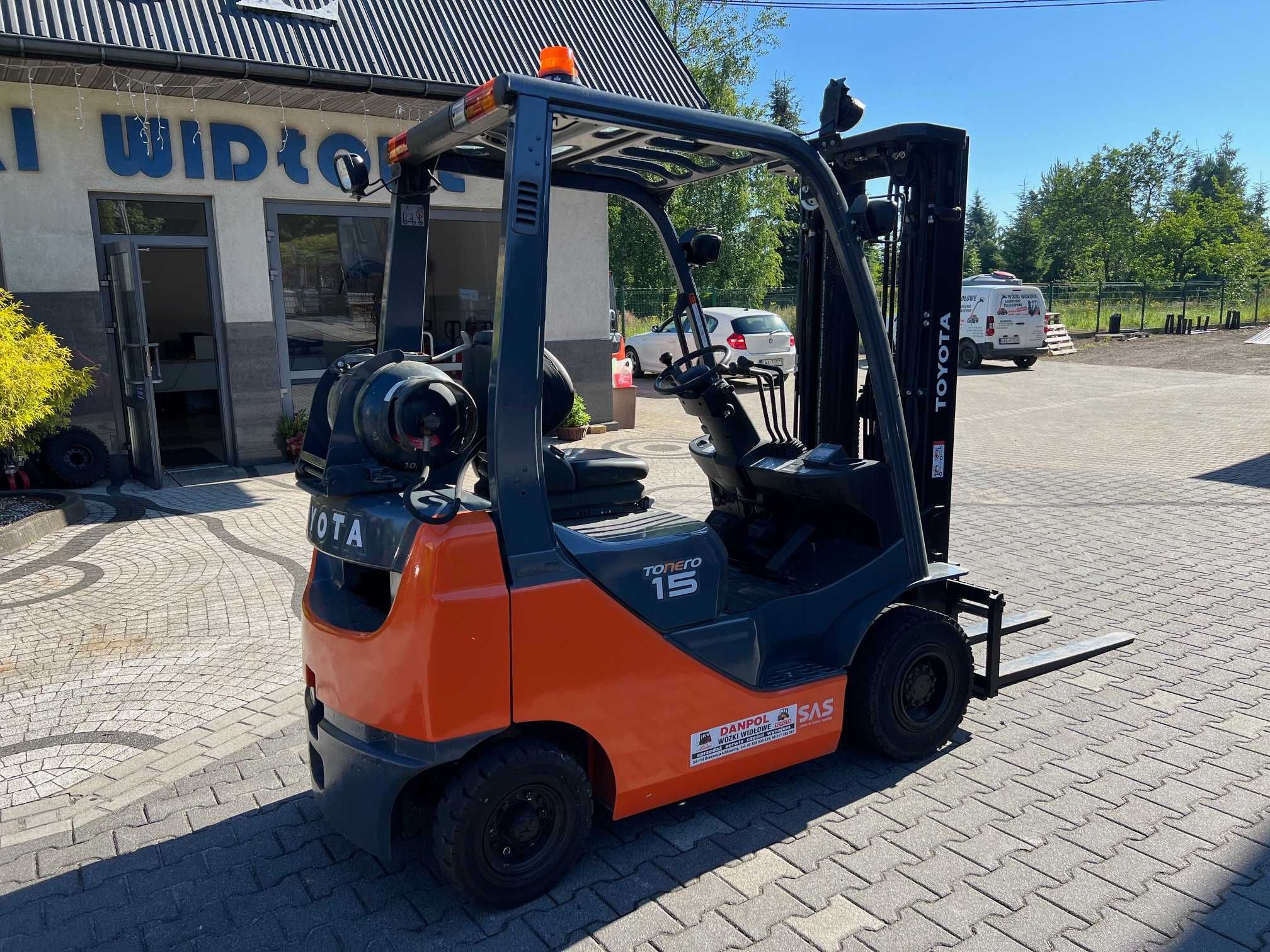 Wózek widłowy TOYOTA 8FGF15 1,5t triplex 4,7m widlak 8FGF15
