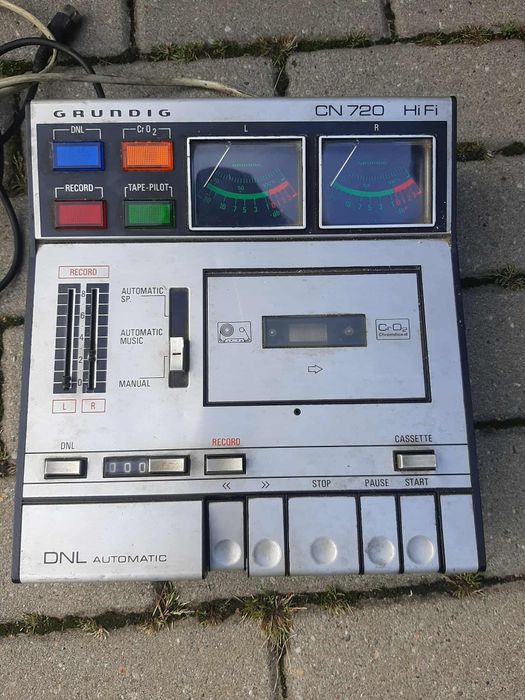Retro Magnetofon Grundig CN720 Hi Fi.