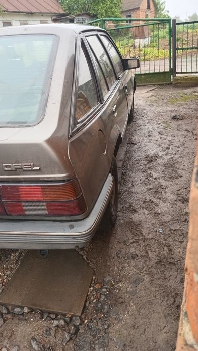 Продам опель аскону на ходу