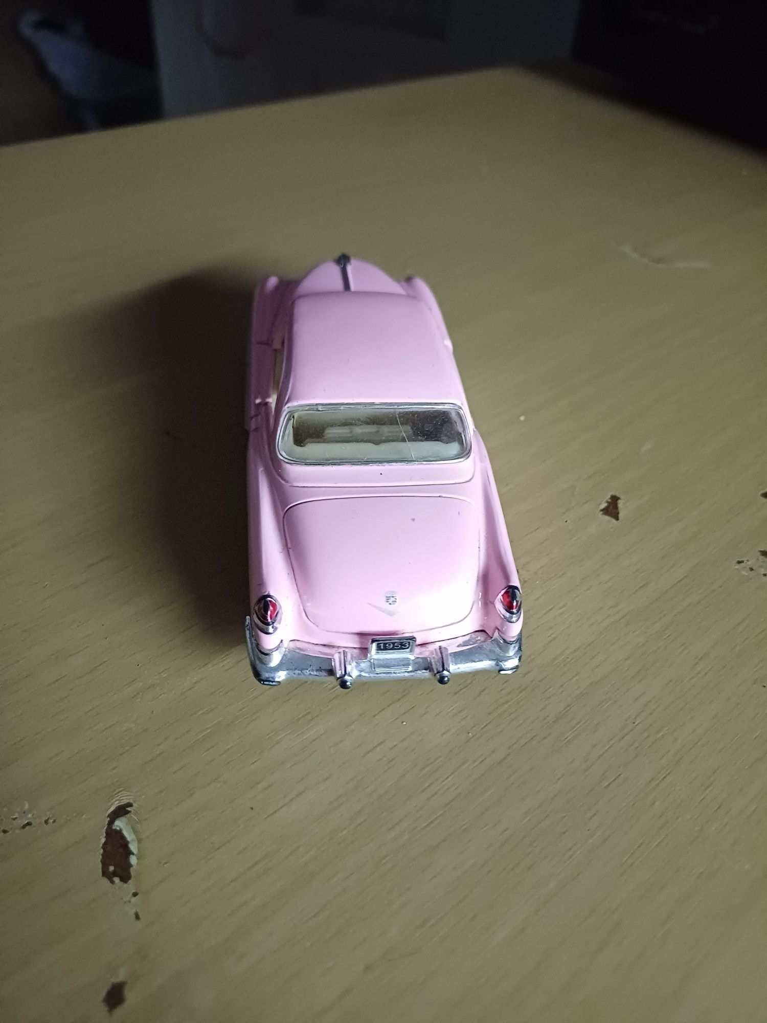 Samochod retro różowy