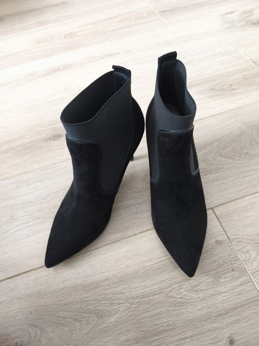 Czarne, zamszowe botki na szpilce, Gino Rossi, r.40, 25,5cm