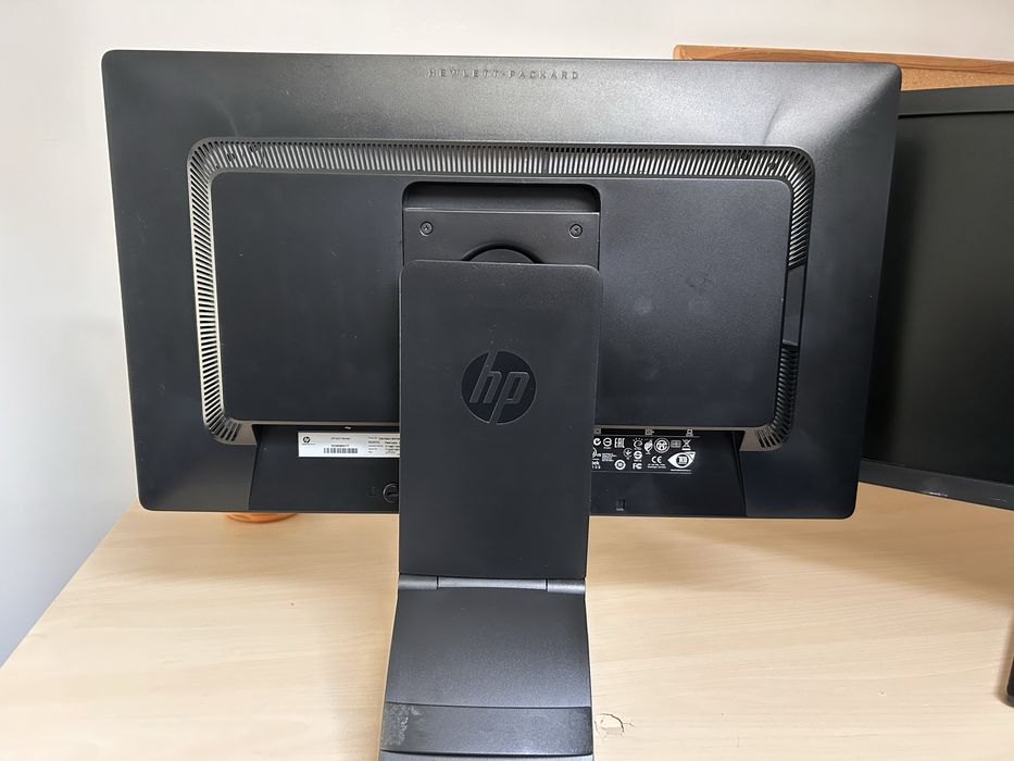 Monitor HP 23” Pivot E231