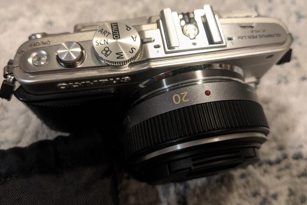 Obiektyw Panasonic Lumix 20mm f/1.7 neleśnik  Micro 4/3