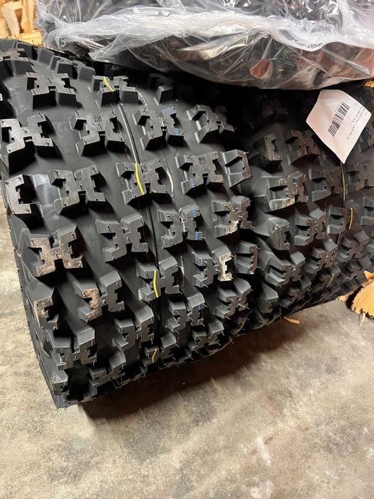 Maxxis RAZR 2 (NOVOS) 22x11-9