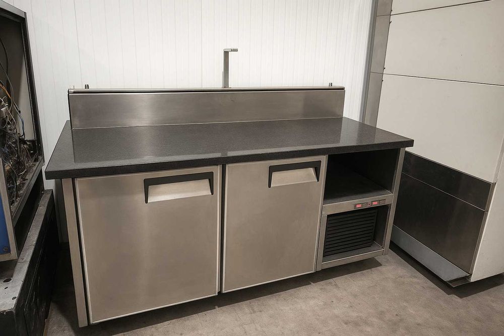 Bancada para pizzas com covetes incluidas