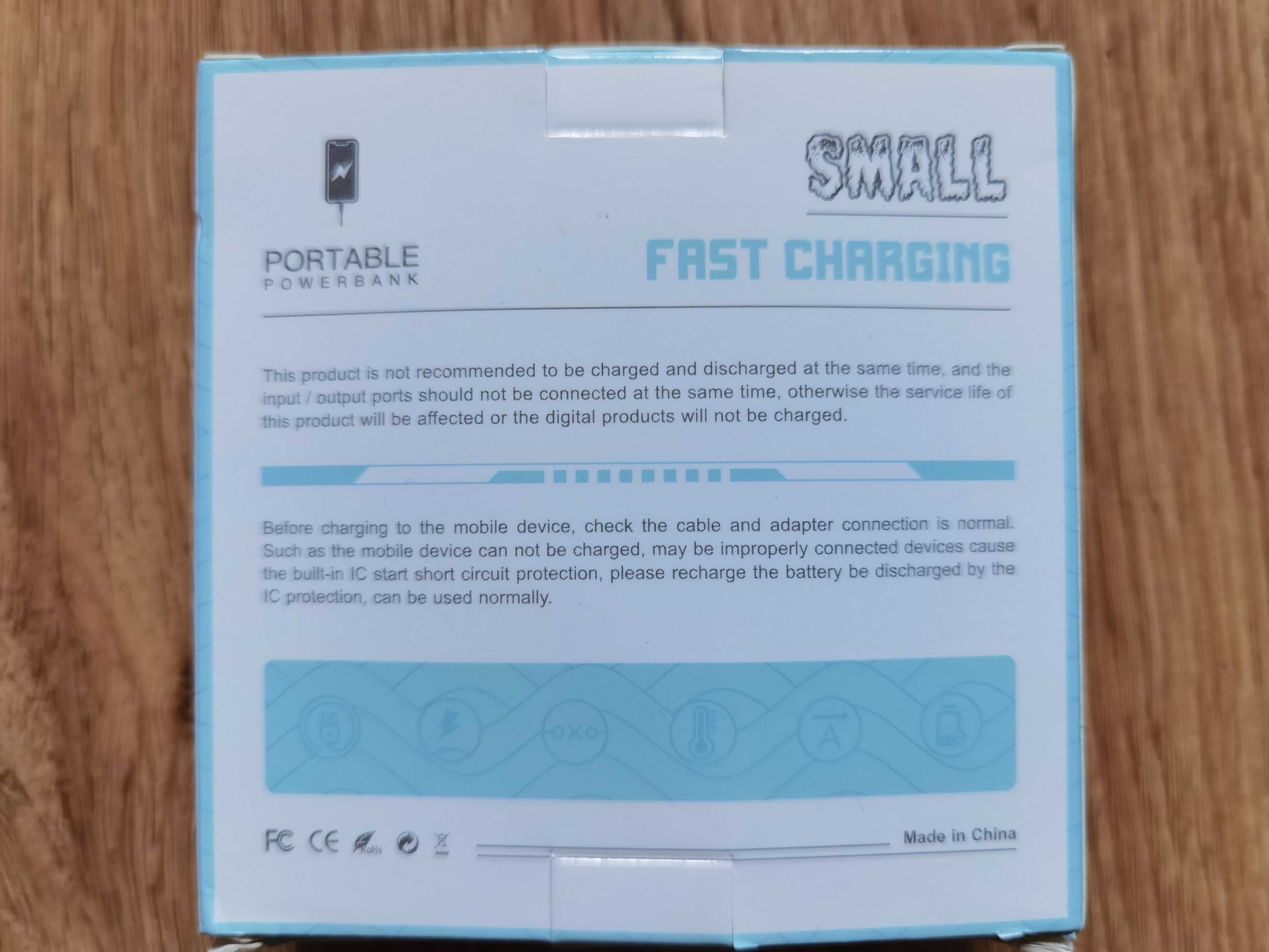 Nowy oryginalnie zapakowany kieszonkowy mini powerbank Small 10000 mAh