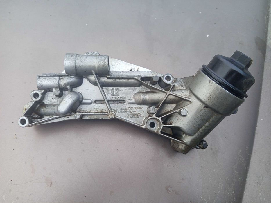 Корпус масляного фільтра Opel Astra/Zafira GM12992593