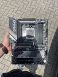 Motherboard Gibayte Gaming X AX V2 - Avariada