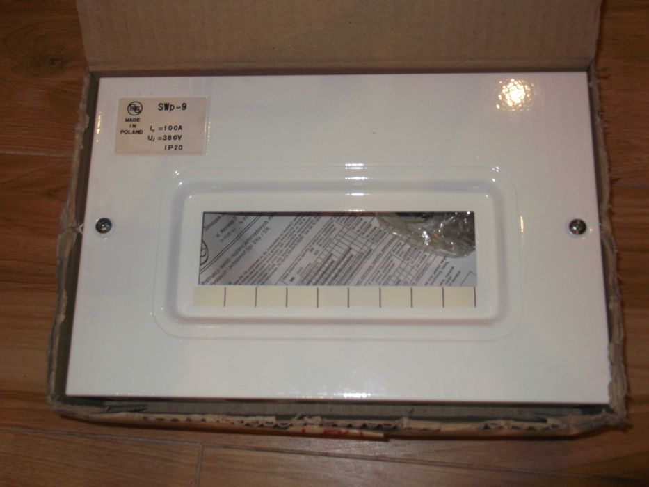 Rozdzielnica natynkowa SWp-9 Fael