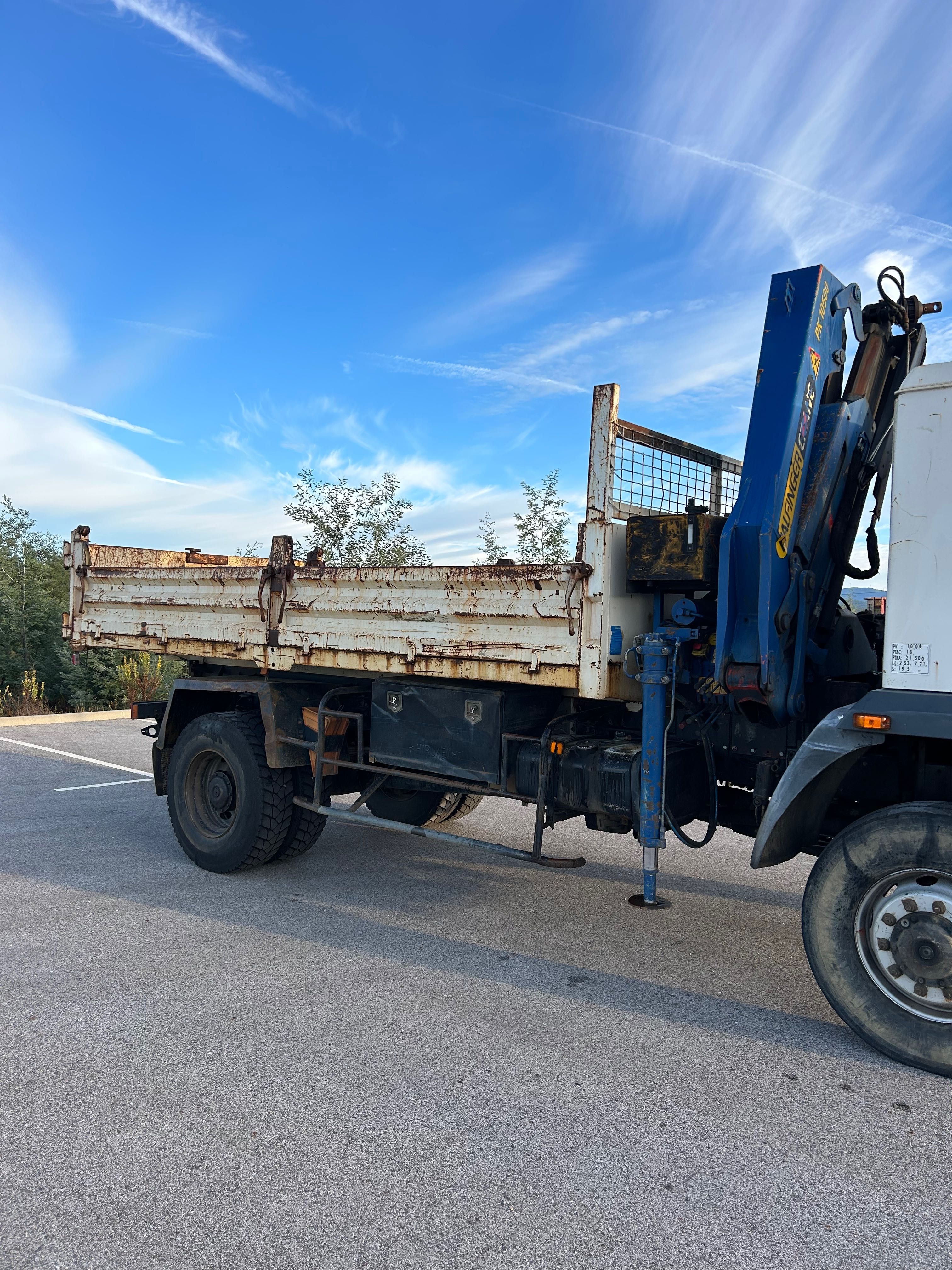Camião Man 4x4 com grua
