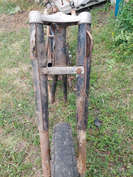 Продам циліндри панонія та інші запчастини.