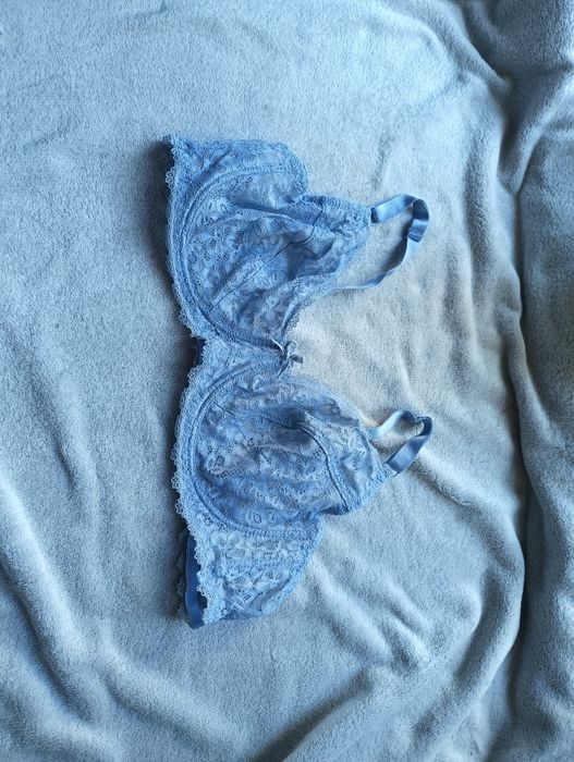 Biustonosz, stanik koronkowy 110C