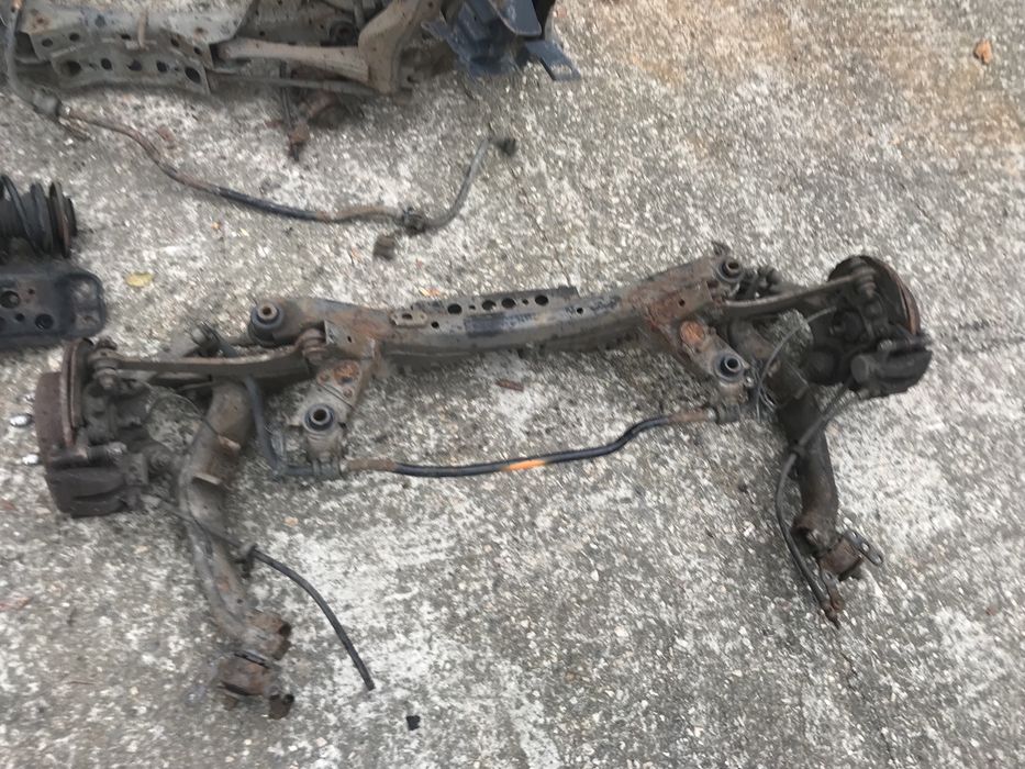 ричаг  запчастини Toyota Avensis T25 2003 - 2009