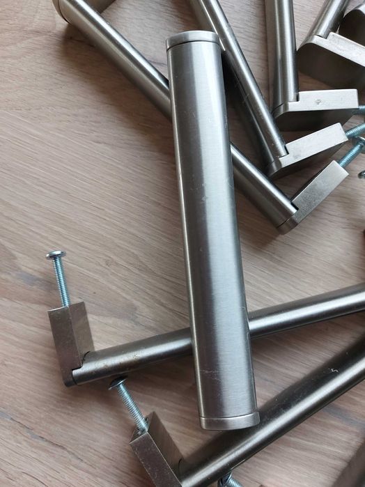 Uchwyty do szafek metalowe, szczotkowane kolo szampana